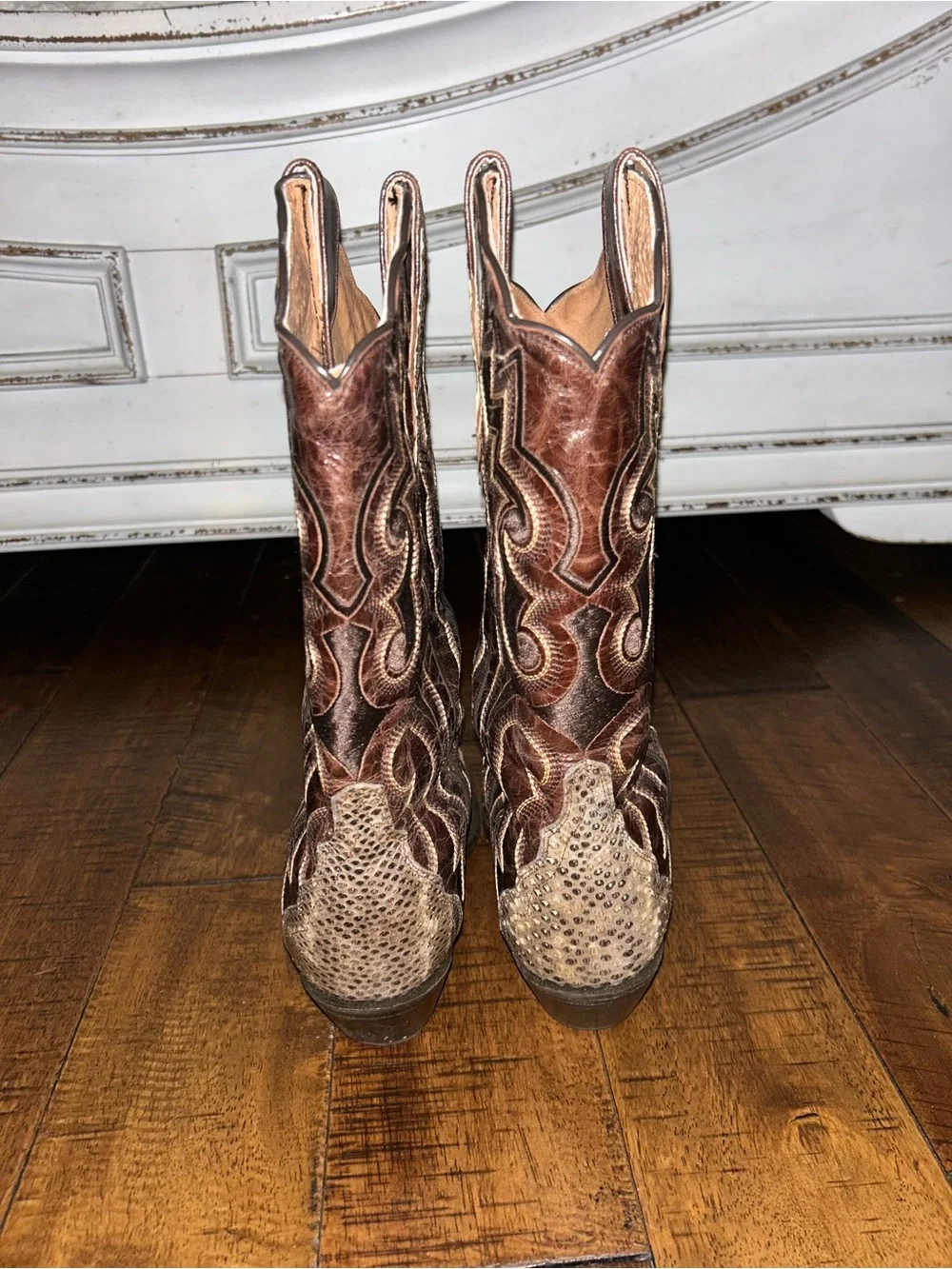 Dan Post Cowgirl Boots size 9 (women’s) snakeskin-brown leather